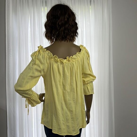 Seven7 Oversized Small Yellow Beauty! - Picture 2 of 9